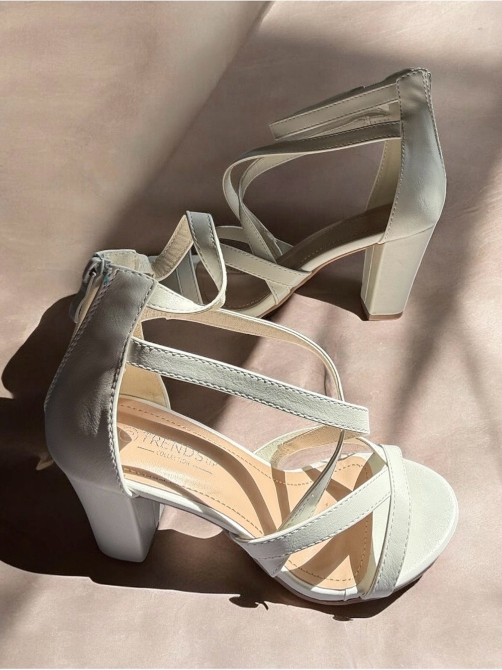 Trends Up Collection women's sandals in white, size 10